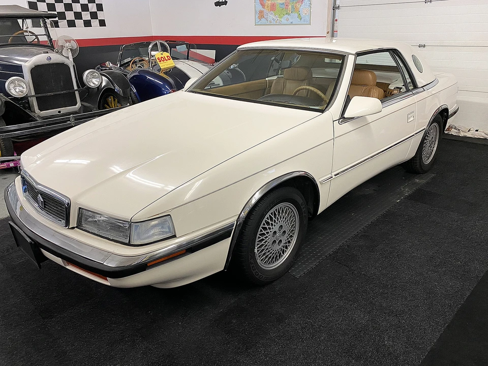 1990 Chrysler TC by Maserati - Image 18 of 31