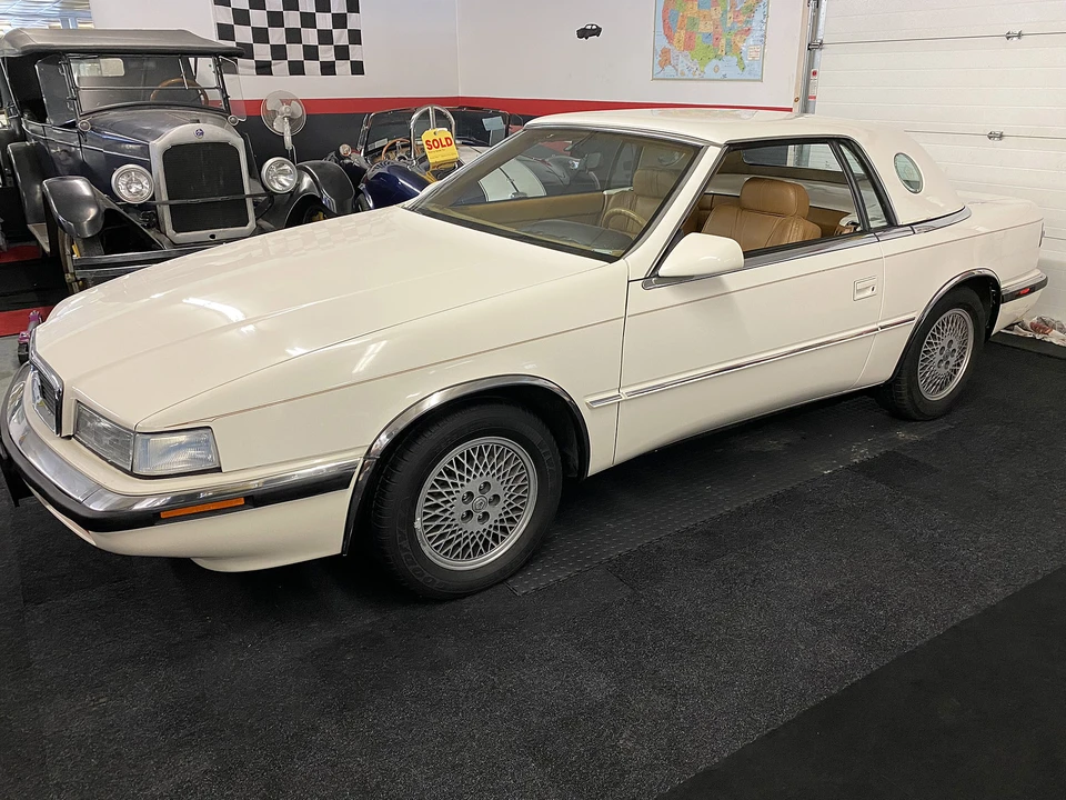 1990 Chrysler TC by Maserati - Image 19 of 31