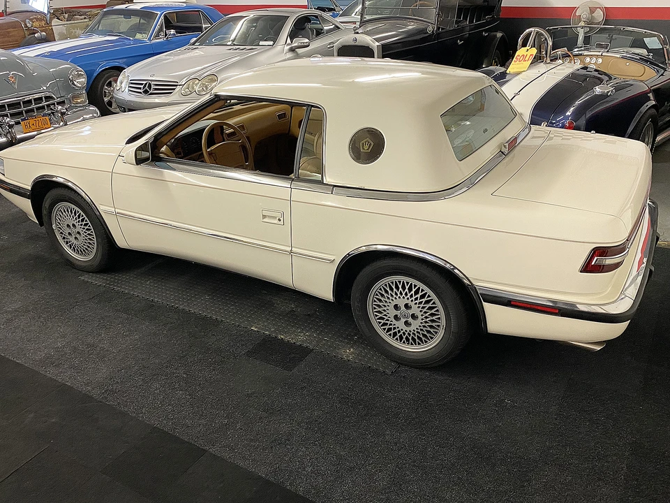 1990 Chrysler TC by Maserati - Image 21 of 31