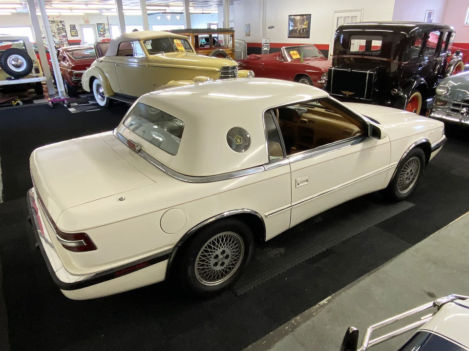 1990 Chrysler TC by Maserati - Image 22 of 31