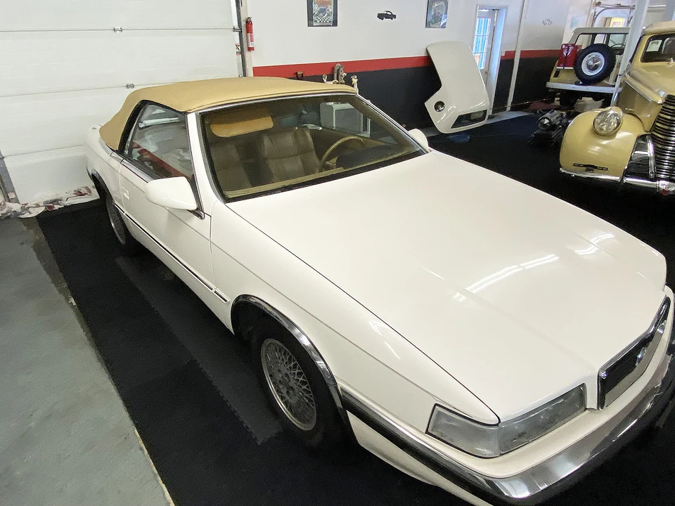 1990 Chrysler TC by Maserati - Image 30 of 31