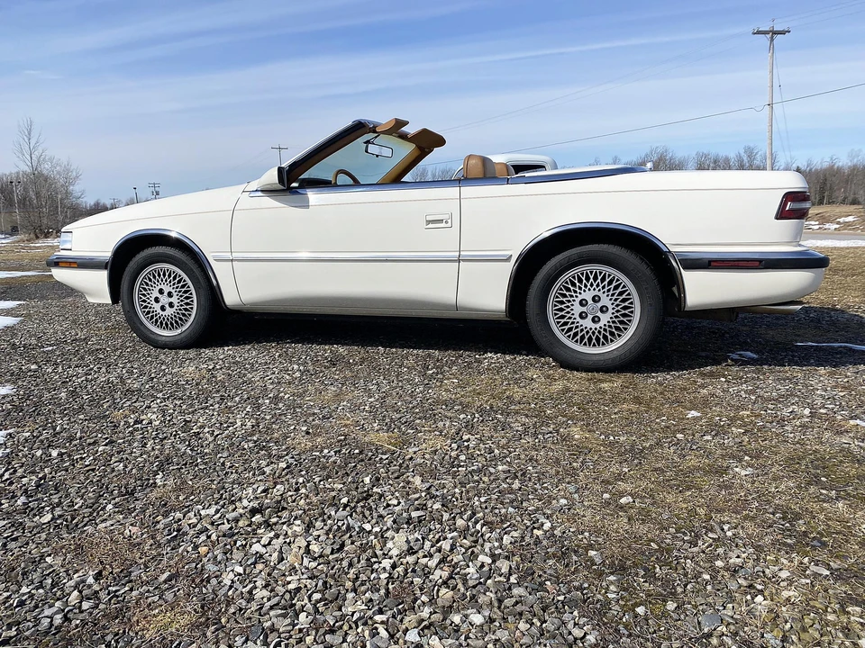 1990 Chrysler TC by Maserati - Image 7 of 31