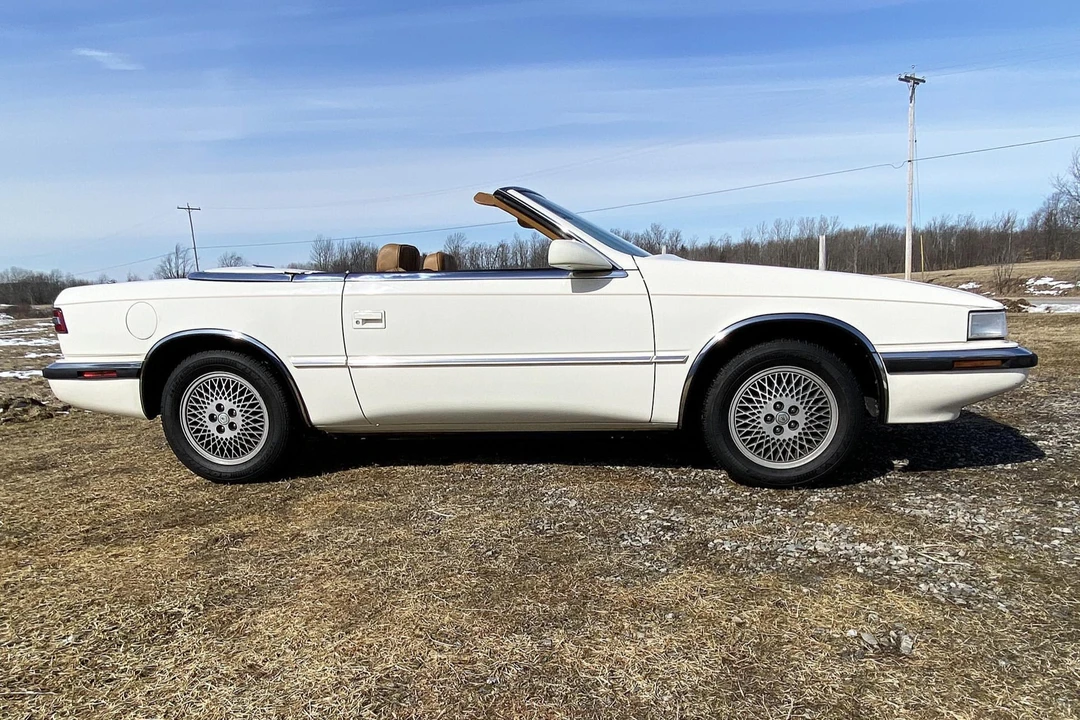 1990 Chrysler TC by Maserati - Image 14 of 31