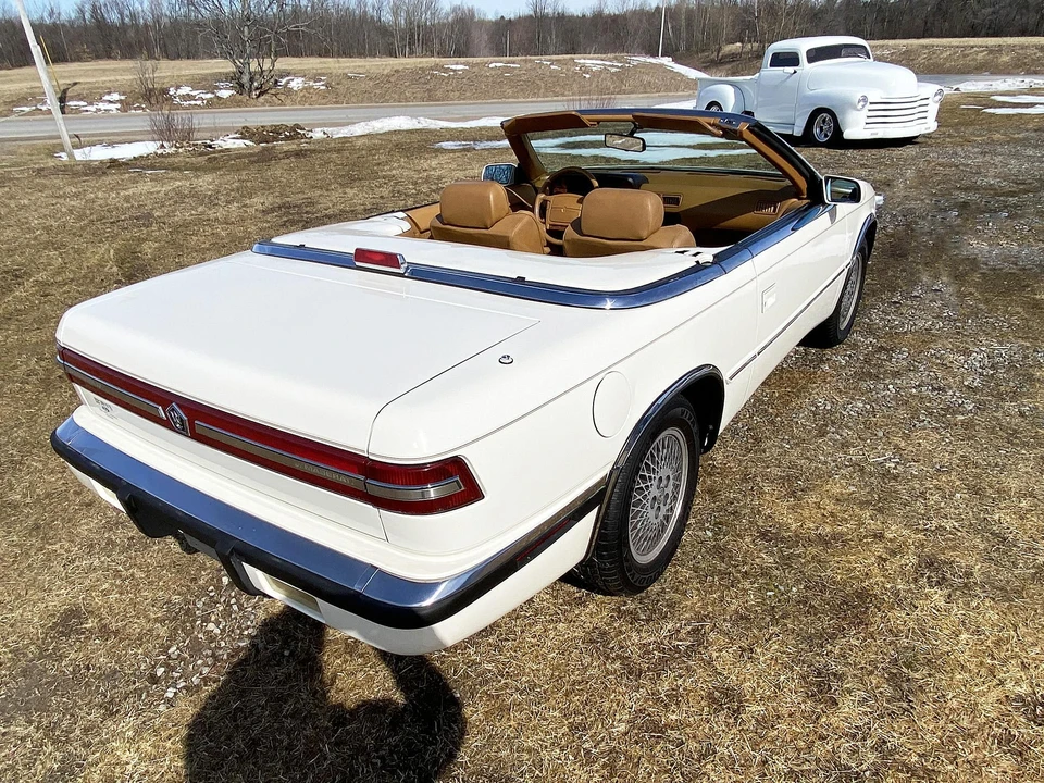 1990 Chrysler TC by Maserati - Image 11 of 31