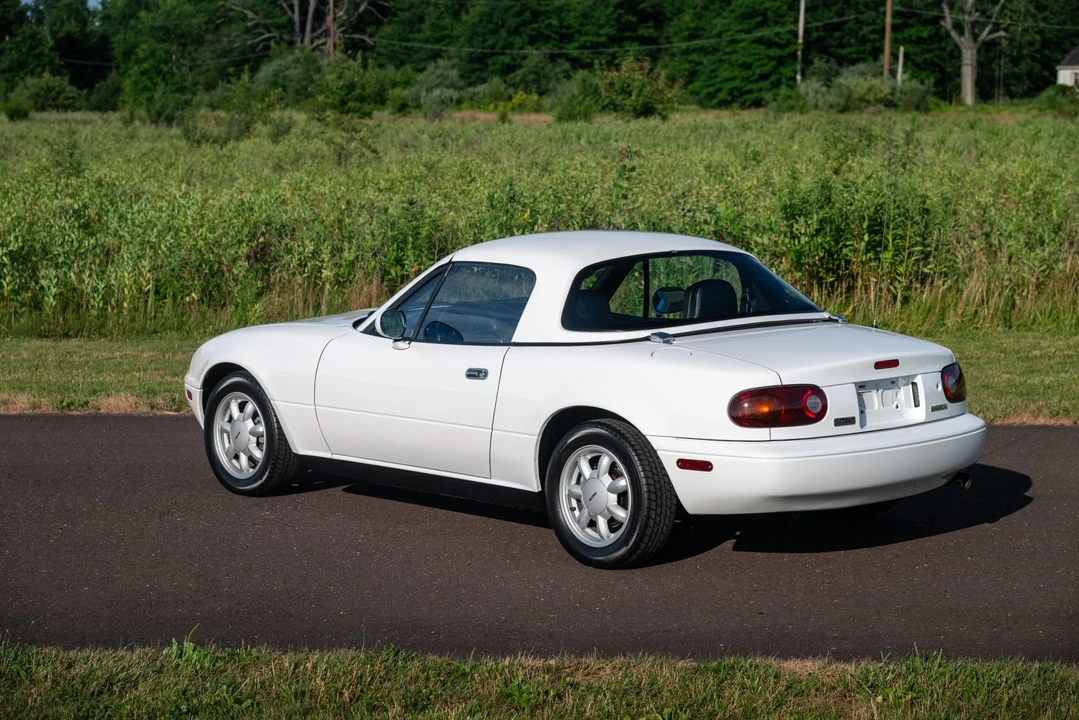 1990 Mazda NA MX-5 Miata - Image 28 of 31