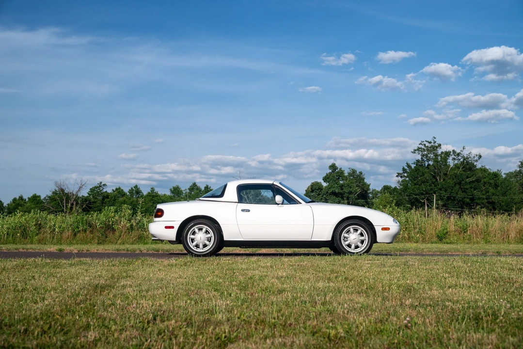 1990 Mazda NA MX-5 Miata - Image 17 of 31