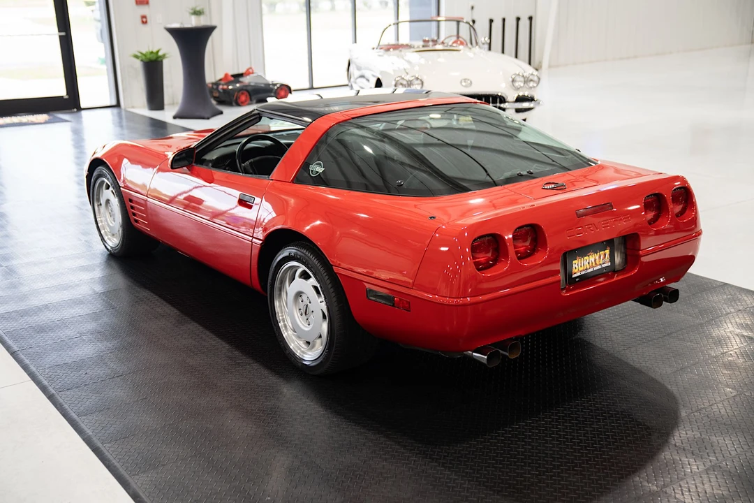 1991 Chevrolet Corvette C4 - Image 8 of 31