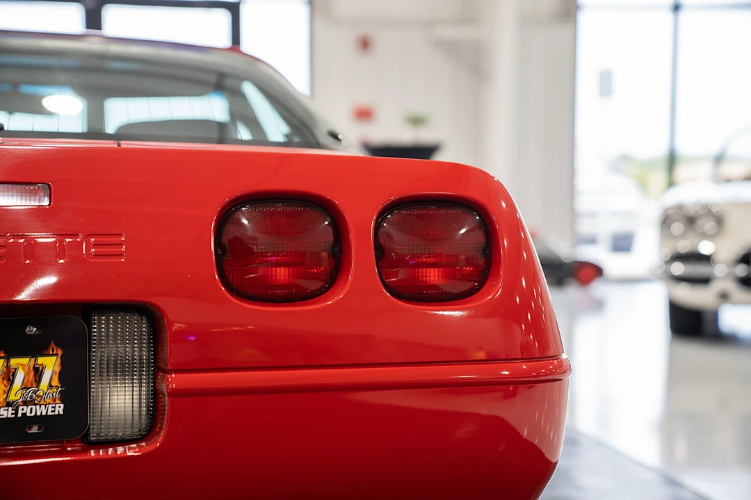 1991 Chevrolet Corvette C4 - Image 28 of 31