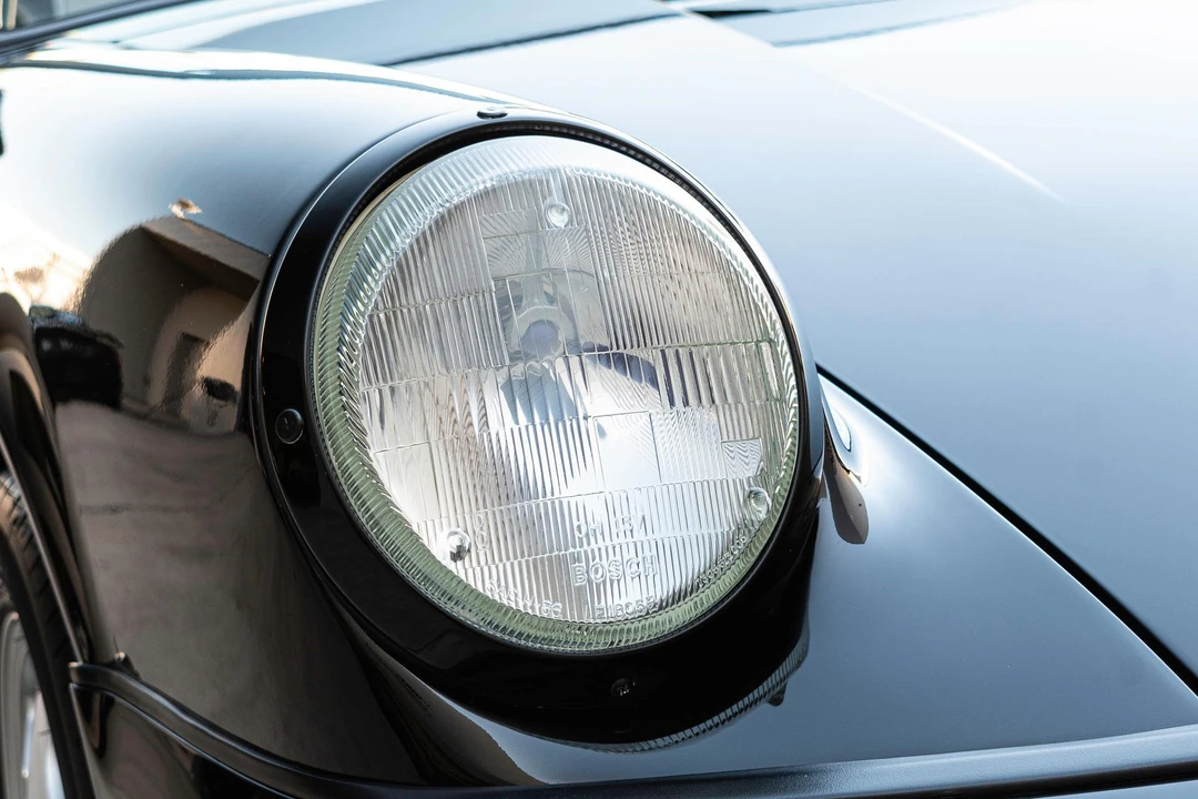 1991 Porsche 964 Carrera 4 - Image 13 of 31