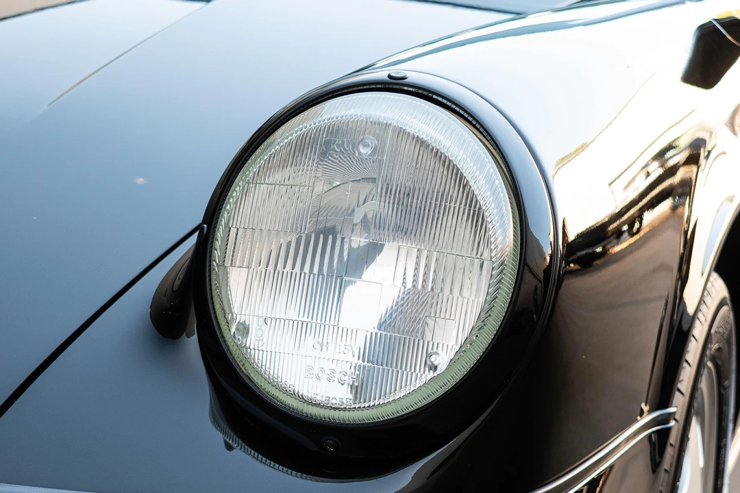 1991 Porsche 964 Carrera 4 - Image 12 of 31