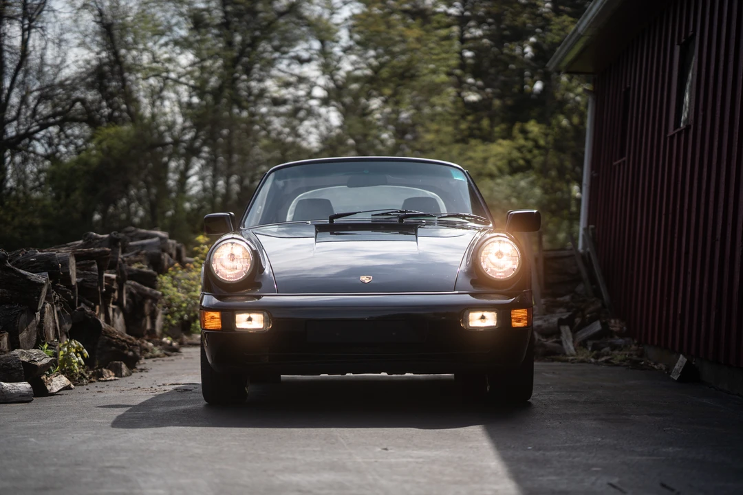 1991 Porsche 964 Carrera 4 - Image 10 of 31