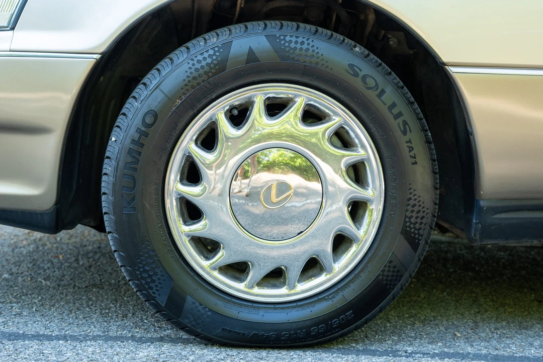 1992 Lexus LS 1st Gen - Image 29 of 31