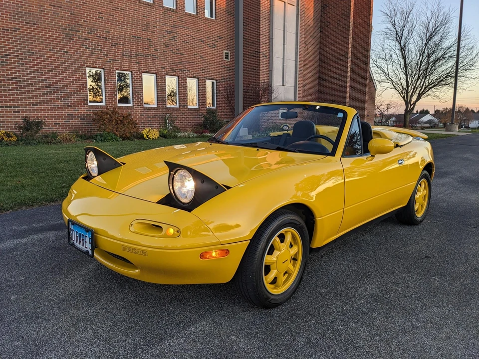 1992 Mazda NA MX-5 Miata - Image 2 of 31