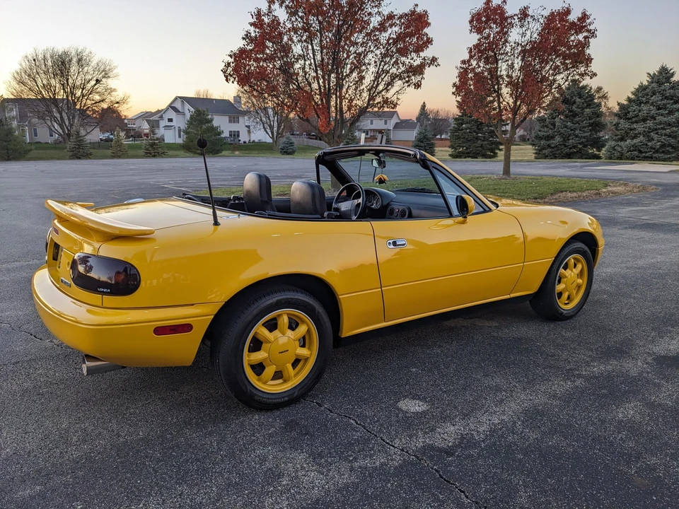 1992 Mazda NA MX-5 Miata - Image 8 of 31