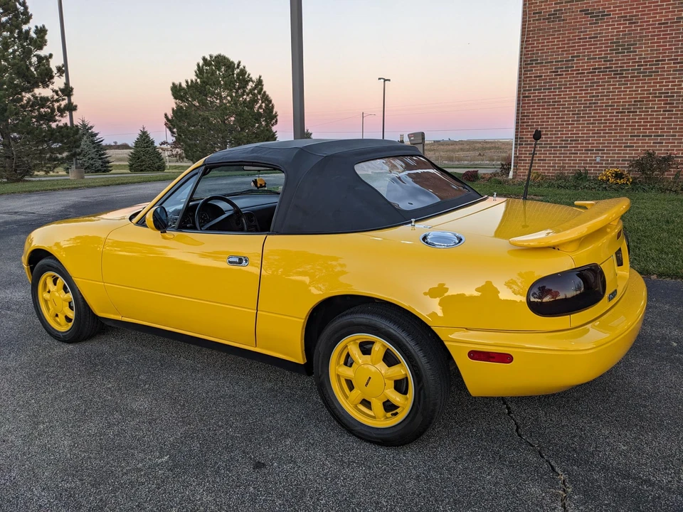 1992 Mazda NA MX-5 Miata - Image 20 of 31
