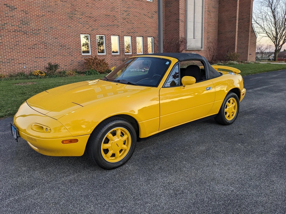 1992 Mazda NA MX-5 Miata - Image 16 of 31