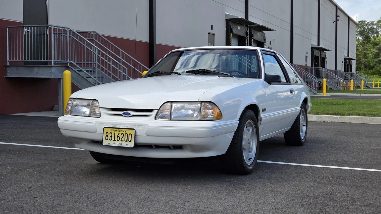 1993 Ford Mustang 3rd Gen - Image 3 of 31