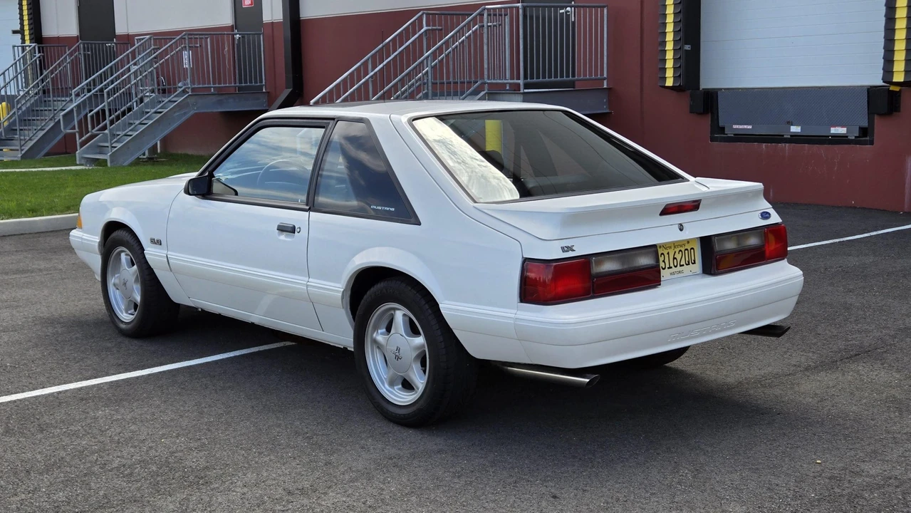 1993 Ford Mustang 3rd Gen - Image 12 of 31