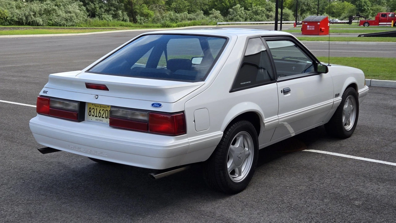 1993 Ford Mustang 3rd Gen - Image 10 of 31