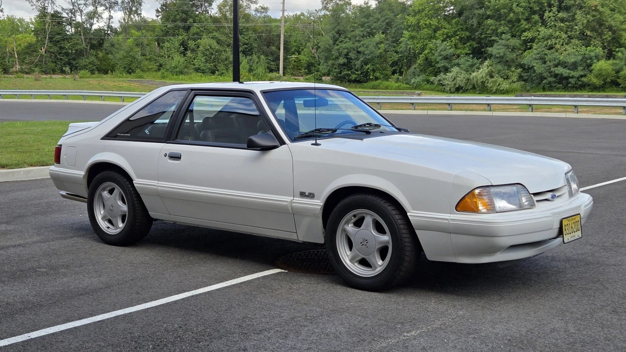 1993 Ford Mustang 3rd Gen - Image 7 of 31