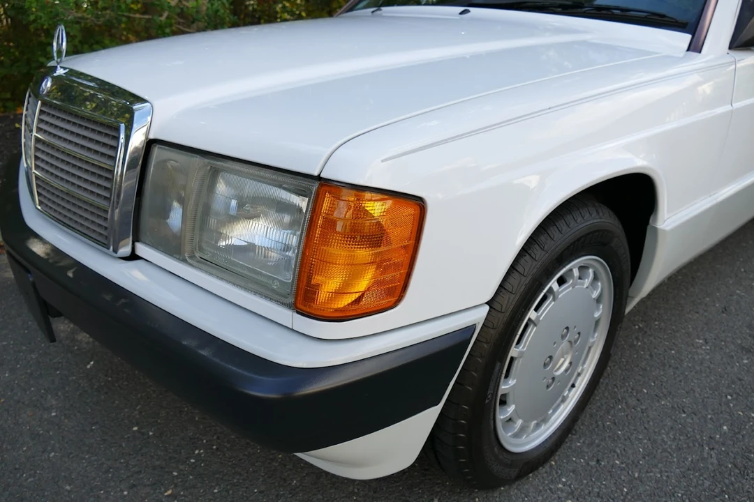 1993 Mercedes-Benz 190E - Image 26 of 31