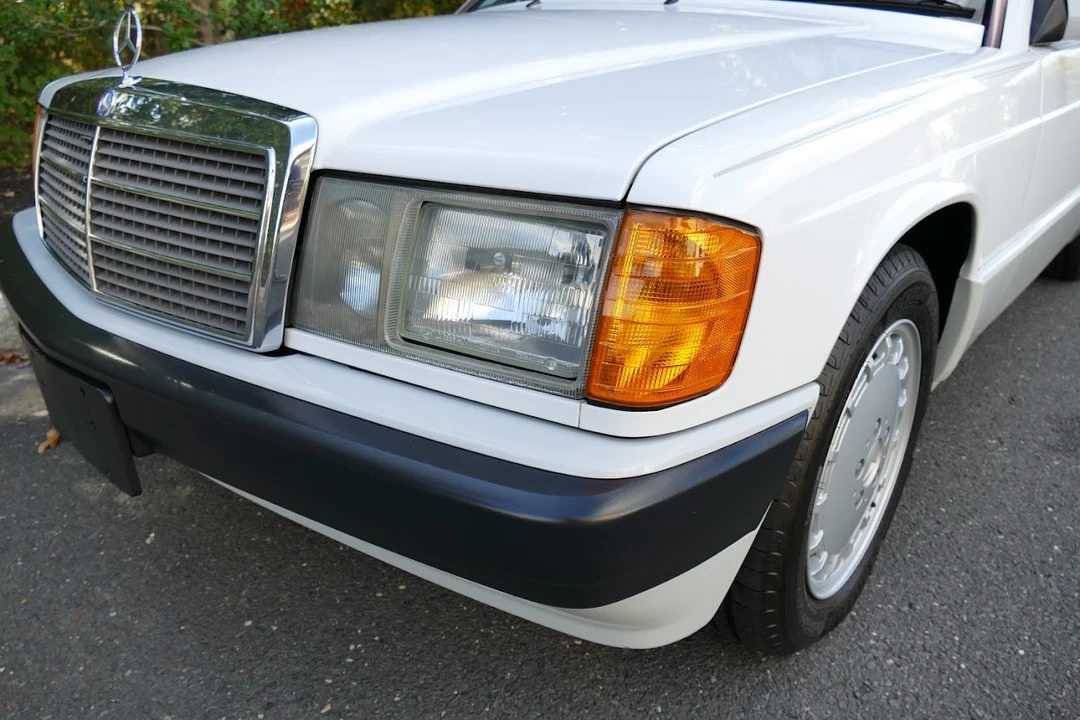 1993 Mercedes-Benz 190E - Image 25 of 31