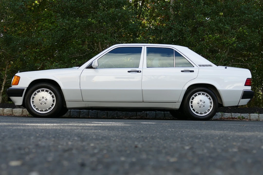 1993 Mercedes-Benz 190E - Image 4 of 31