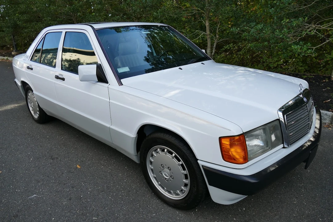 1993 Mercedes-Benz 190E - Image 16 of 31