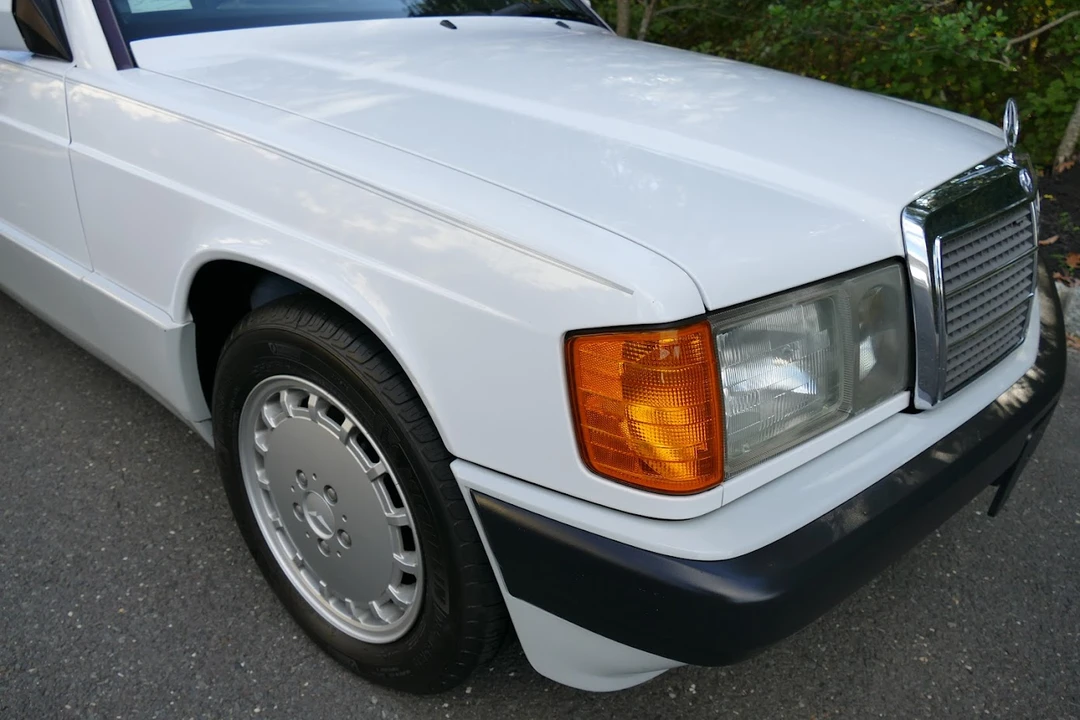 1993 Mercedes-Benz 190E - Image 18 of 31