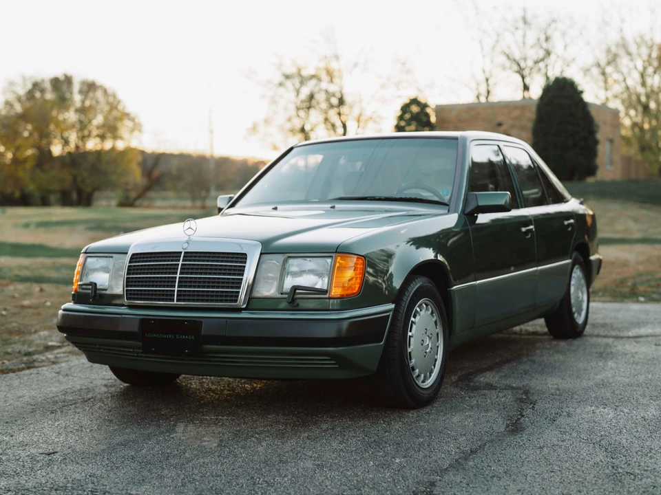 1993 Mercedes-Benz W124 E-Class - Image 2 of 31