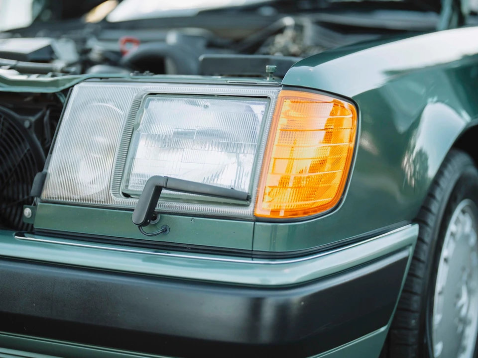 1993 Mercedes-Benz W124 E-Class - Image 25 of 31