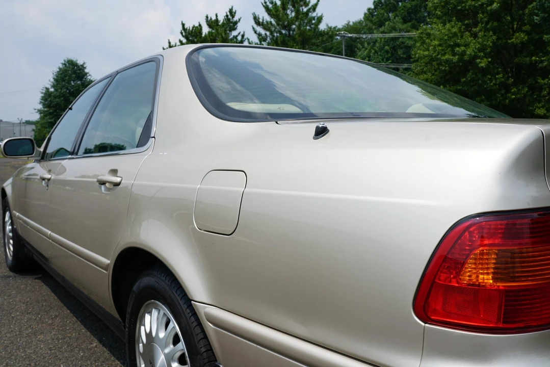 1994 Acura Legend 2nd Gen - Image 29 of 31