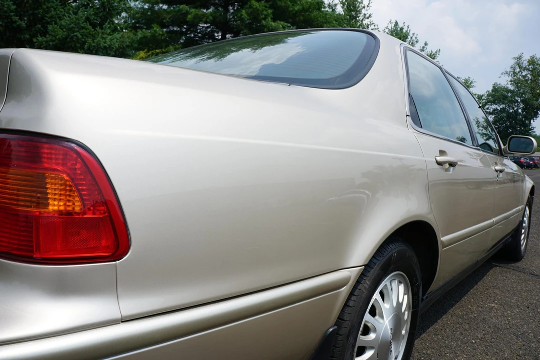 1994 Acura Legend 2nd Gen - Image 21 of 31
