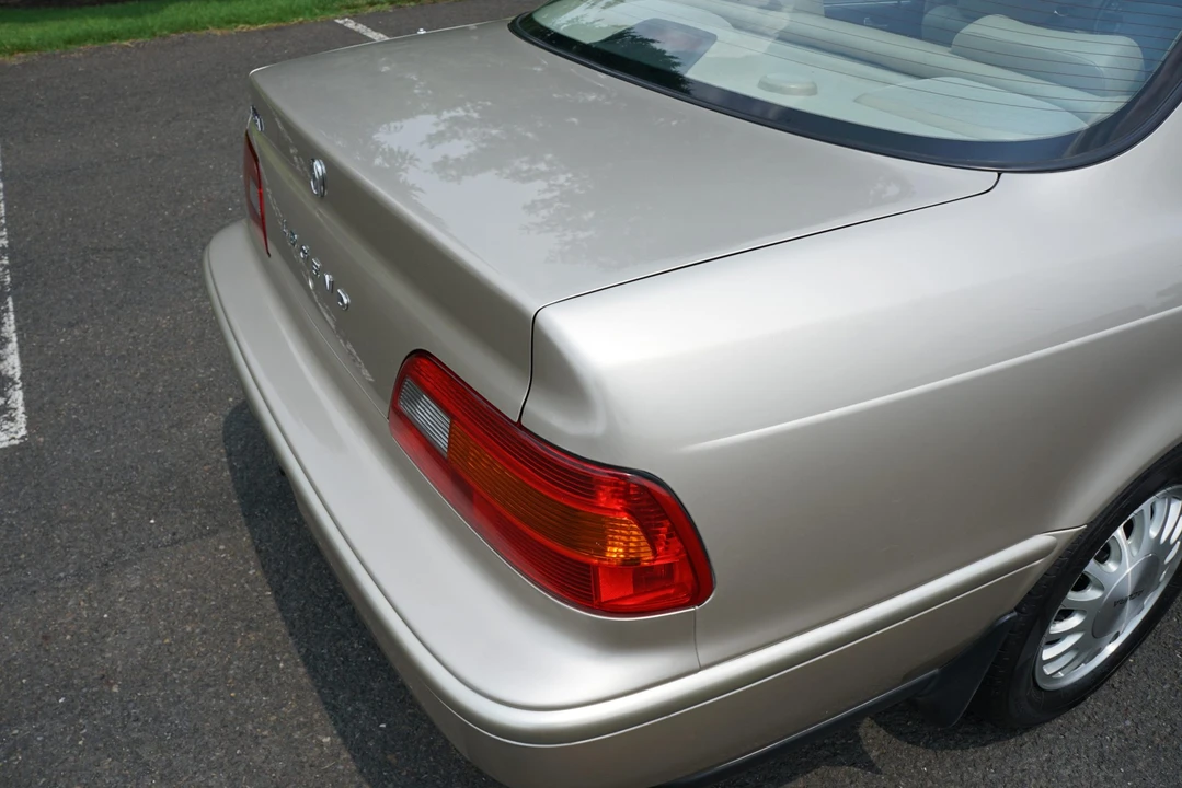 1994 Acura Legend 2nd Gen - Image 22 of 31