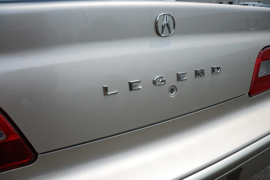 1994 Acura Legend 2nd Gen - Image 26 of 31