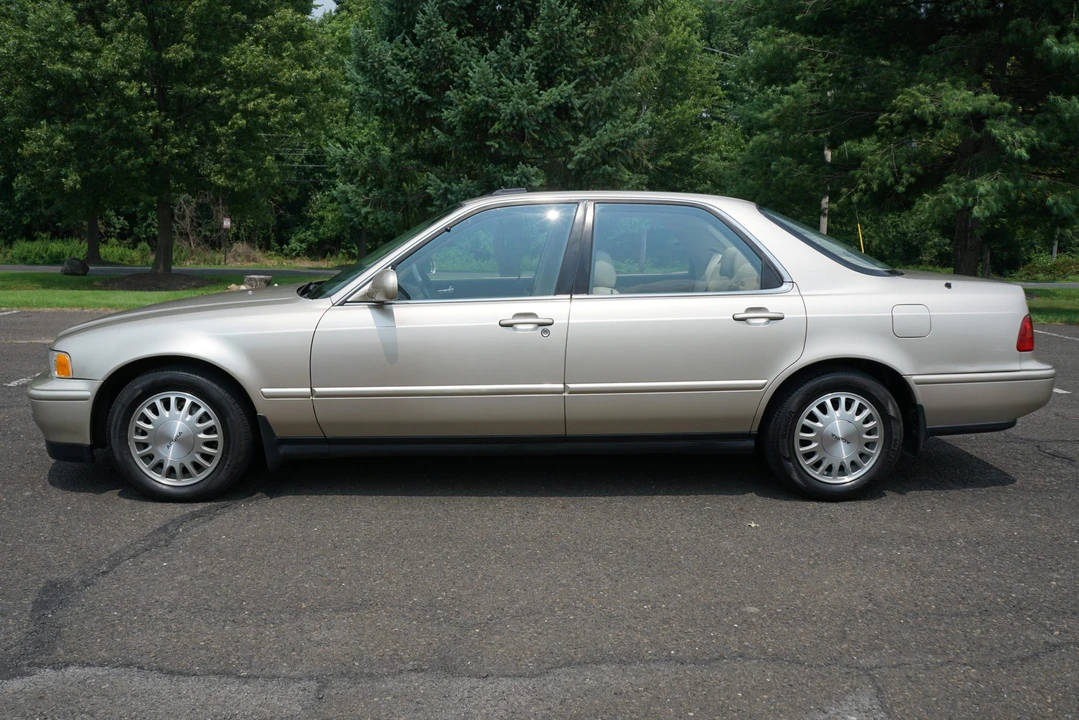 1994 Acura Legend 2nd Gen - Image 8 of 31