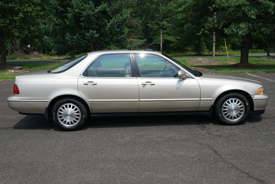 1994 Acura Legend 2nd Gen - Image 4 of 31