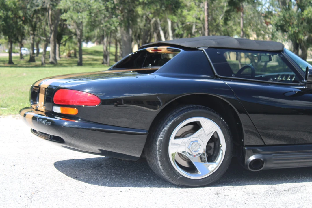 1994 Dodge Viper 1st Gen - Image 28 of 31