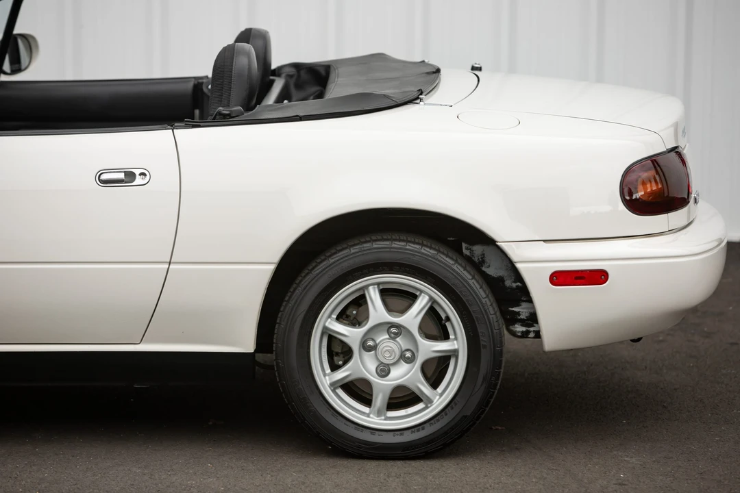 1995 Mazda NA MX-5 Miata - Image 26 of 31