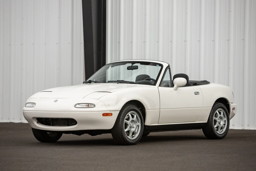 1995 Mazda NA MX-5 Miata - Image 2 of 31