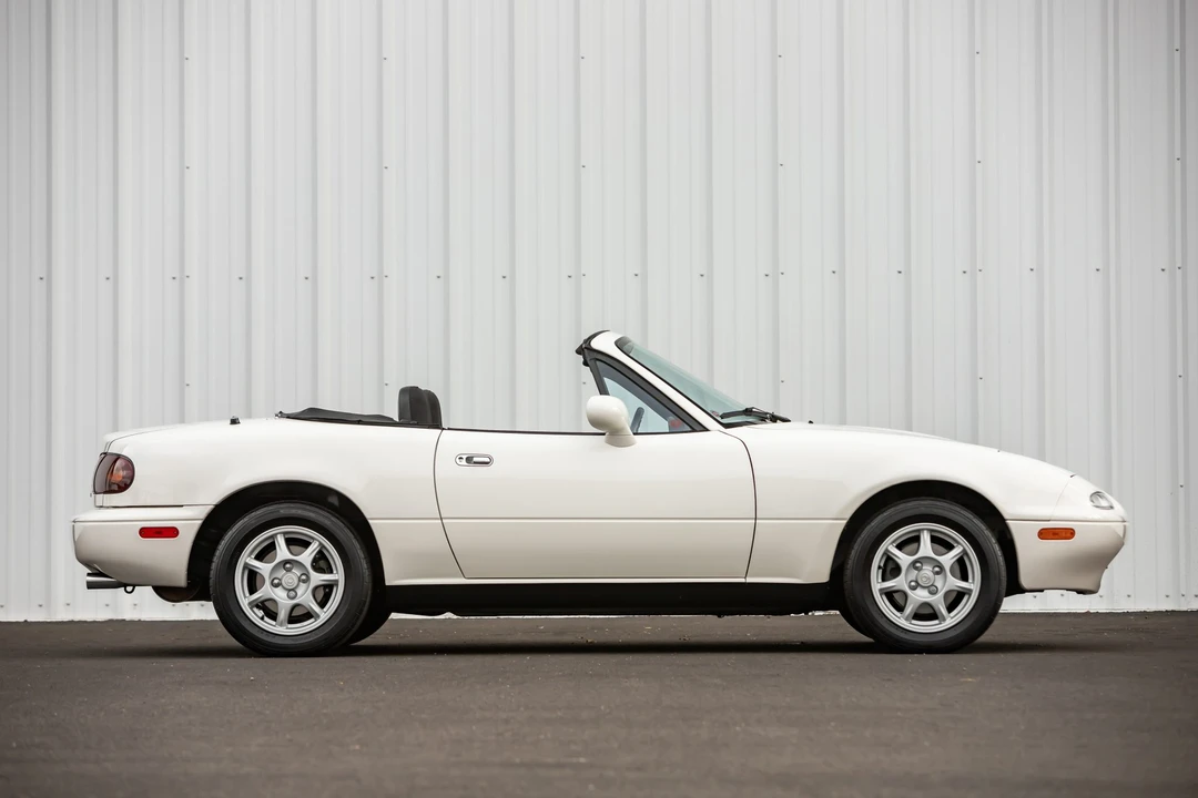 1995 Mazda NA MX-5 Miata - Image 4 of 31
