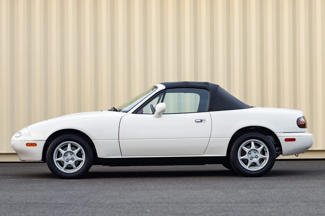 1995 Mazda NA MX-5 Miata - Image 16 of 31