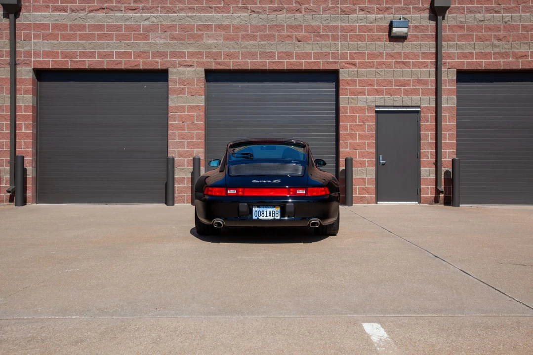 1997 Porsche 993 Carrera 4S - Image 11 of 31