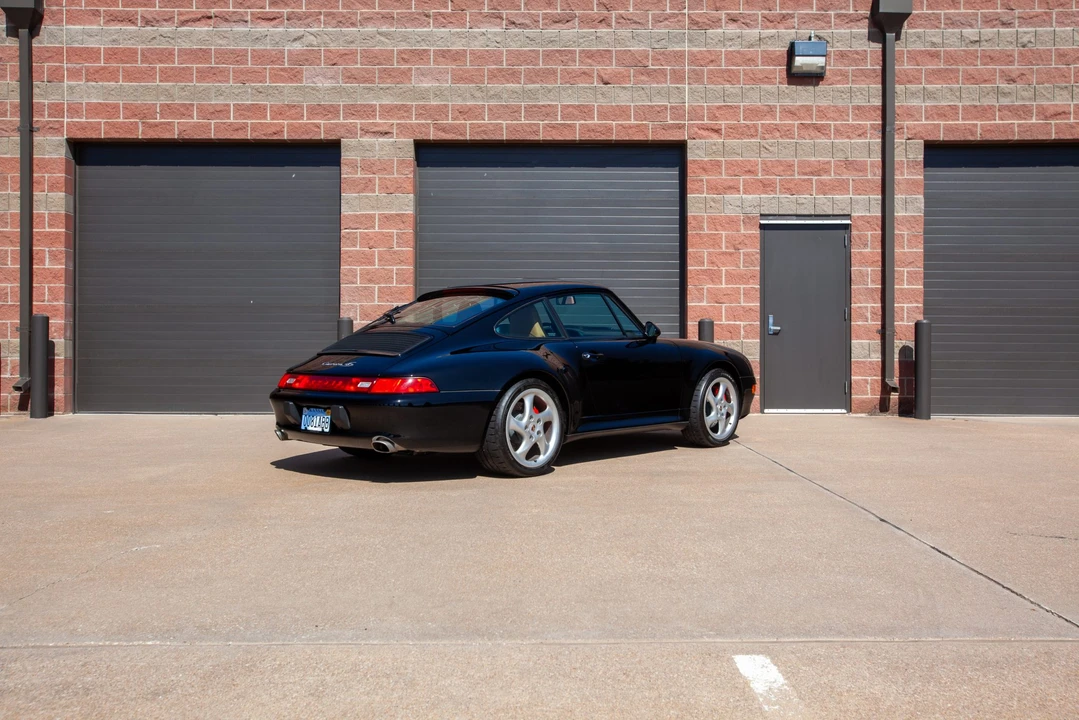 1997 Porsche 993 Carrera 4S - Image 10 of 31