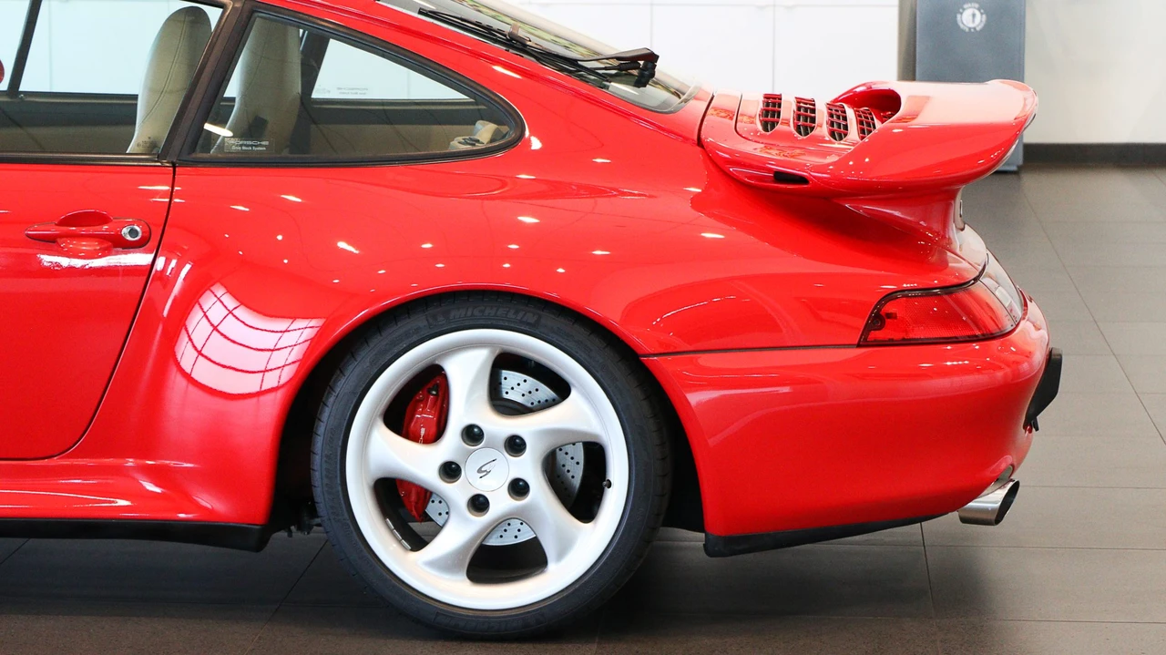 1997 Porsche 993 Carrera 4S - Image 18 of 31