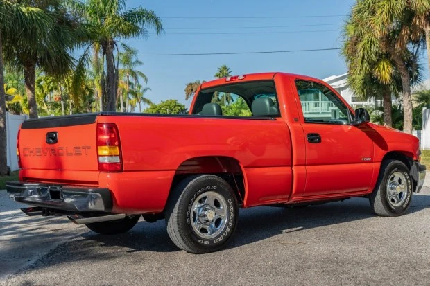 2001 Chevrolet Silverado 1st Gen - Image 2 of 7