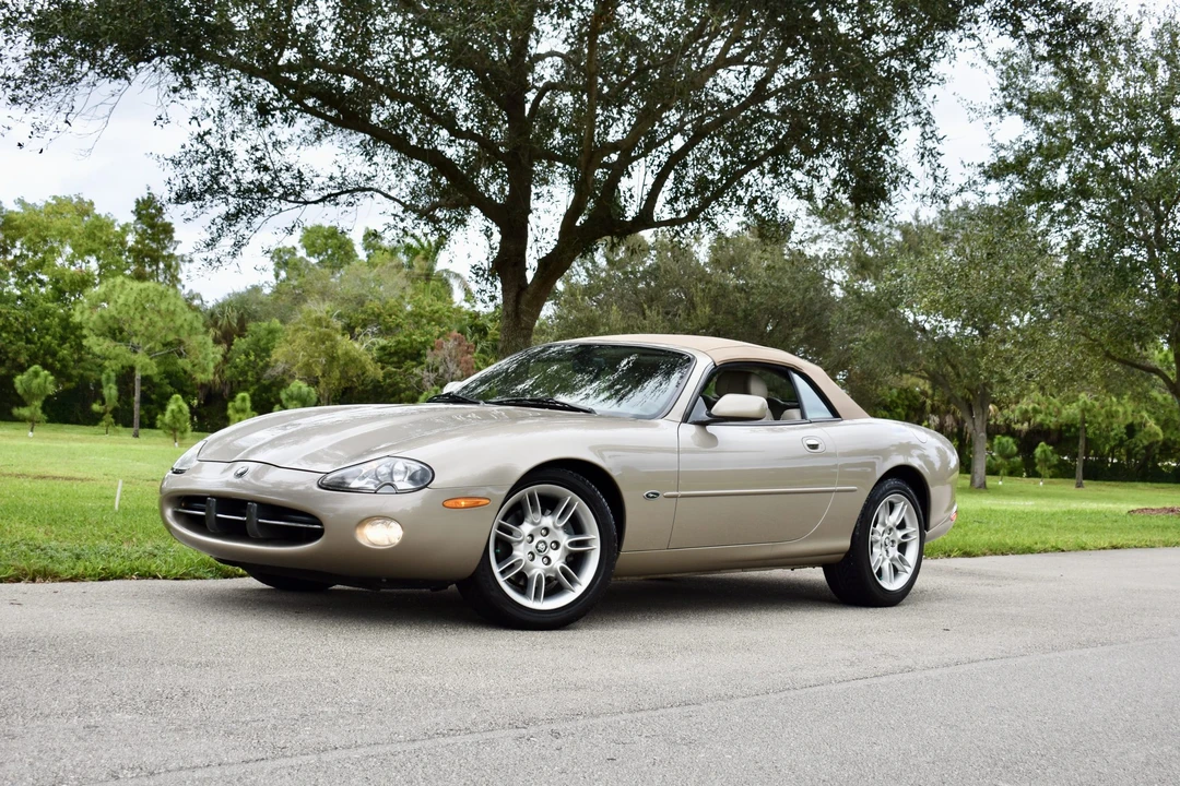 2001 Jaguar X100 XK8 - Image 8 of 31