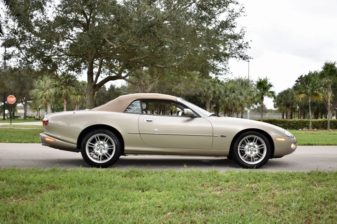 2001 Jaguar X100 XK8 - Image 14 of 31