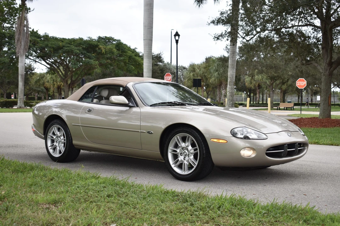 2001 Jaguar X100 XK8 - Image 15 of 31