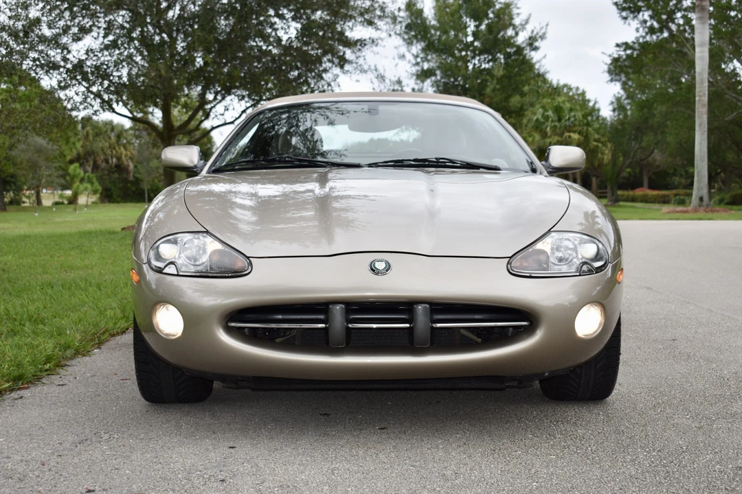 2001 Jaguar X100 XK8 - Image 18 of 31
